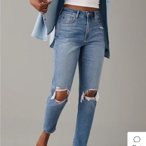 AE Ripped Mom Jean 12 short